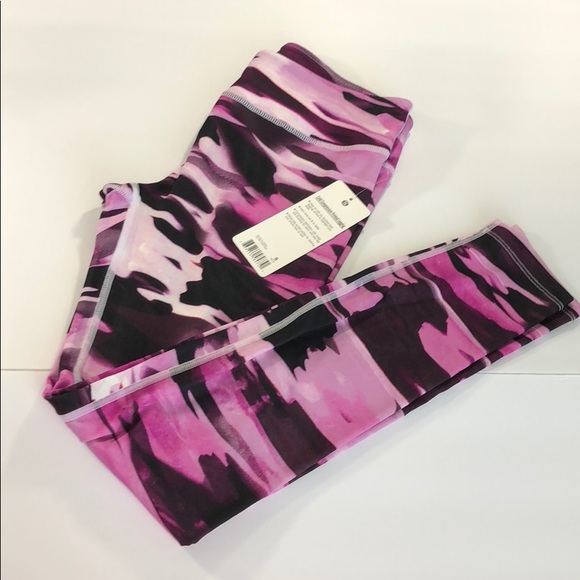 Layer 8 cold compression pink Camo leggings! - Picture 3 of 6